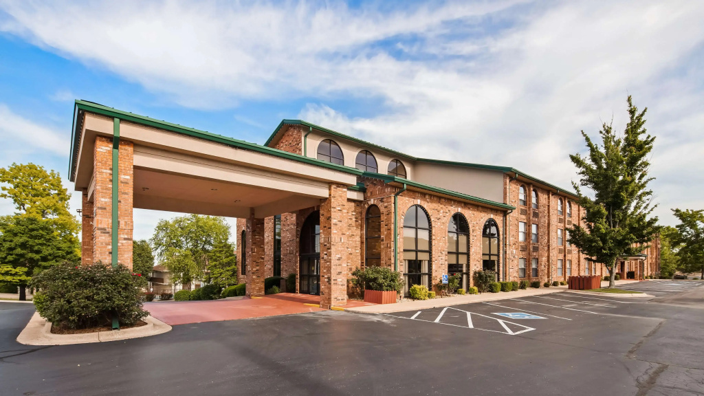 photo 1 of Best Western Music Capital Inn