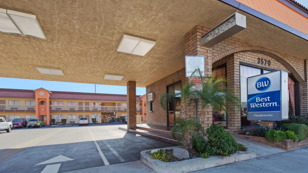 photo 1 of Best Western Pasadena Inn