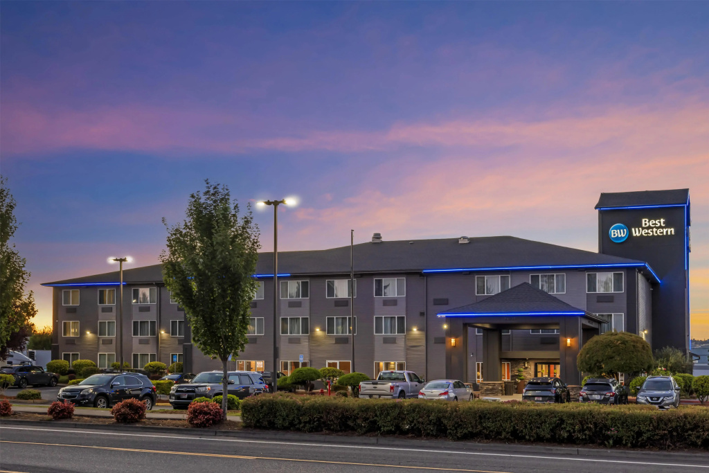 photo 1 of Best Western Cascade Inn & Suites