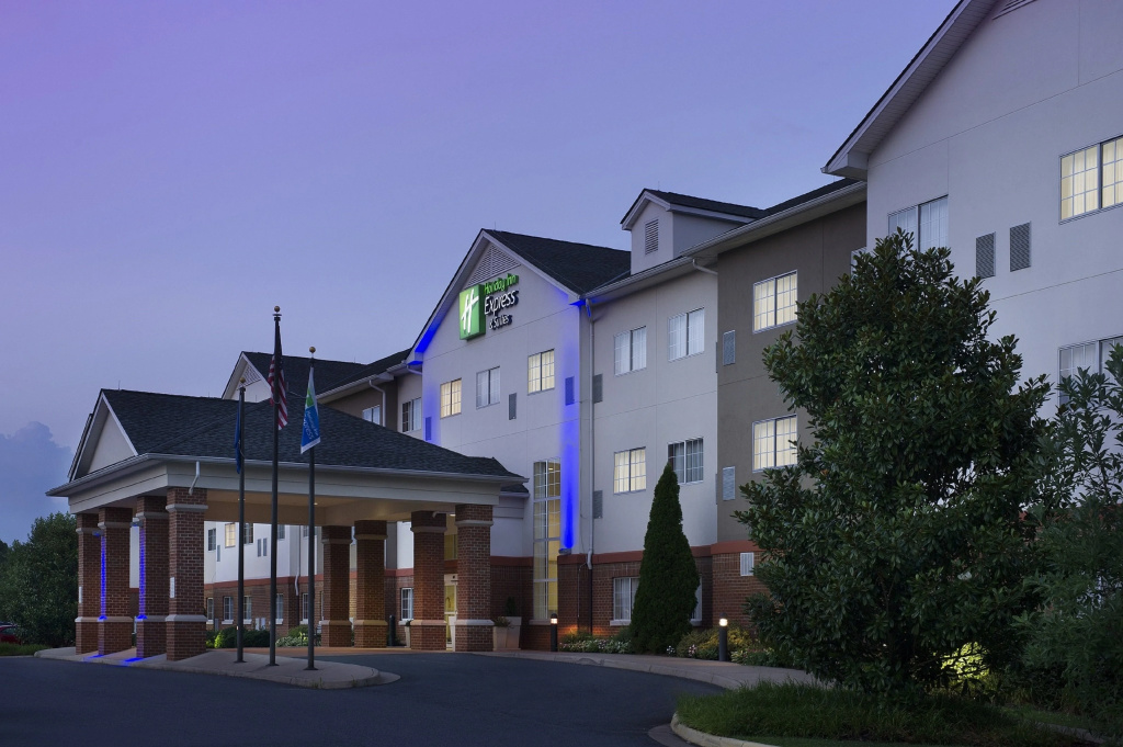 photo 1 of Holiday Inn Express & Suites Charlottesville - Ruckersville by IHG
