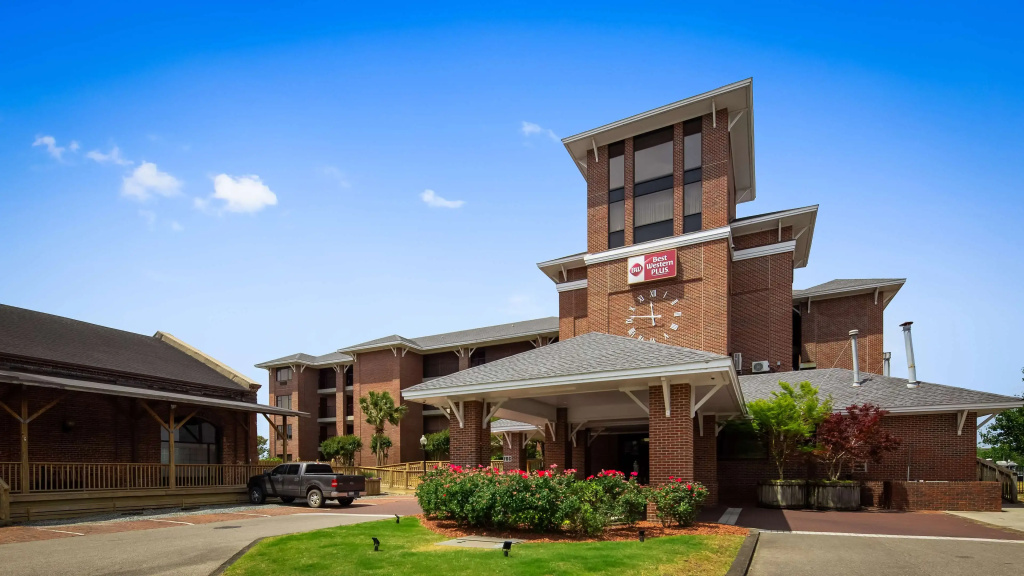 photo 1 of Best Western Plus Coastline Inn