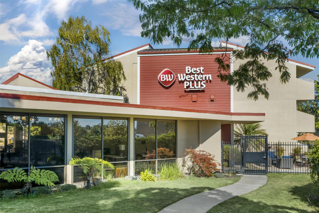 photo 1 of Best Western Plus Garden Court Inn