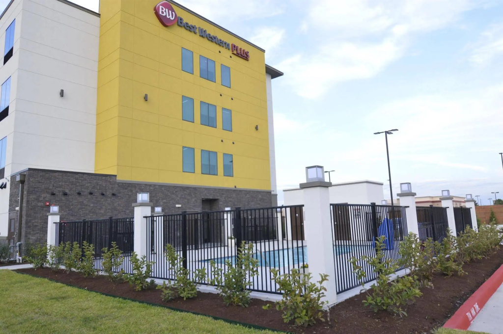 photo 1 of Comfort Inn & Suites Houston I-45 North - IAH