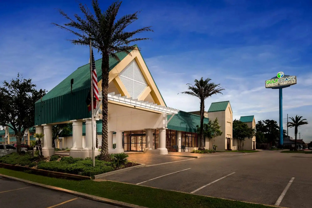 photo 1 of Best Western Seaway Inn
