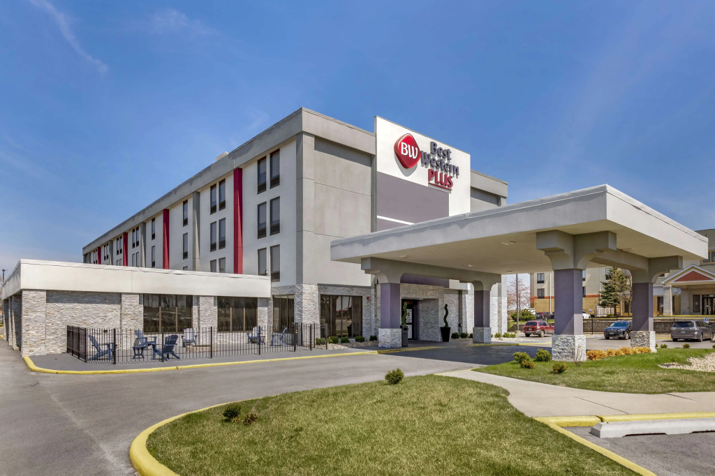photo 1 of Best Western Plus South Holland/Chicago Southland