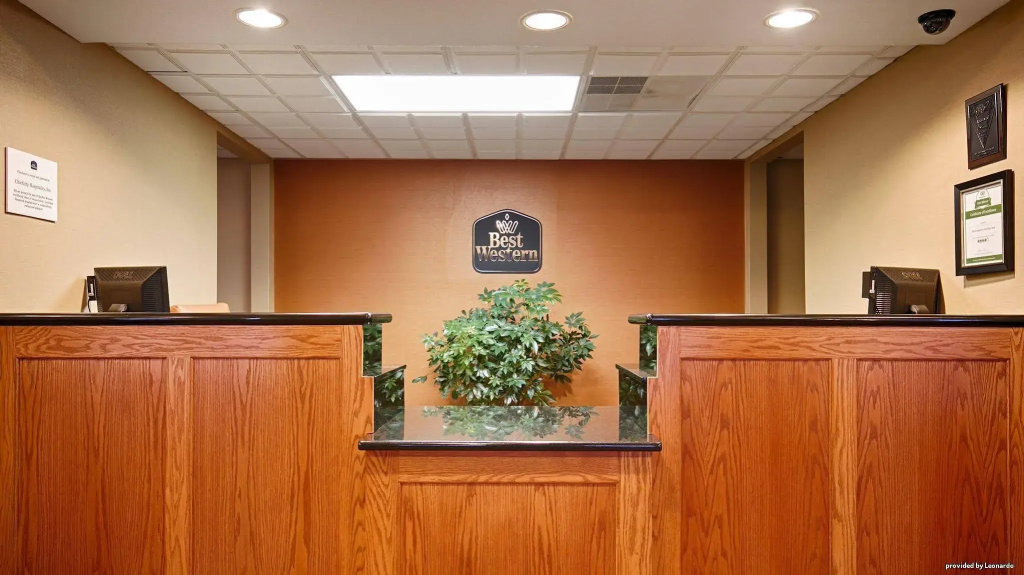 photo 1 of Best Western Pontiac Inn