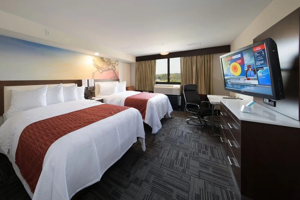 photo 1 of Best Western Premier Milwaukee-brookfield Hotel And Suites