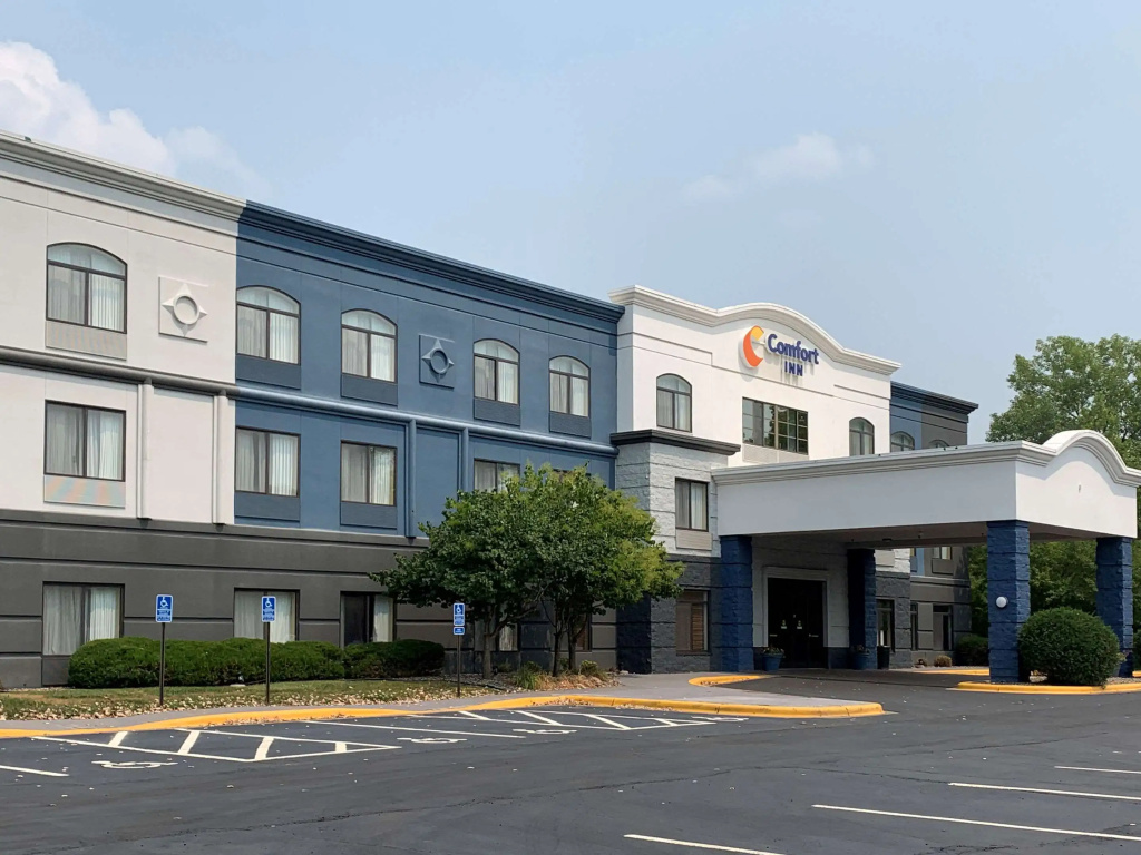 photo 1 of Comfort Inn Saint Paul East