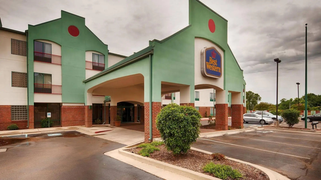photo 1 of Super 8 By Wyndham Natchez