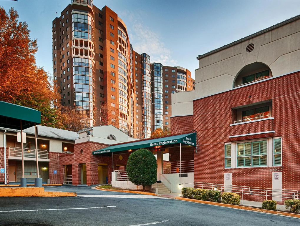photo 1 of Red Lion Hotel Rosslyn Iwo Jima