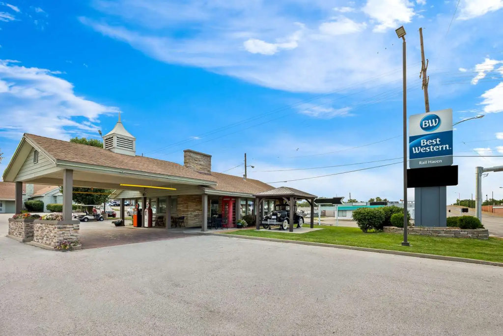 photo 1 of Best Western Route 66 Rail Haven