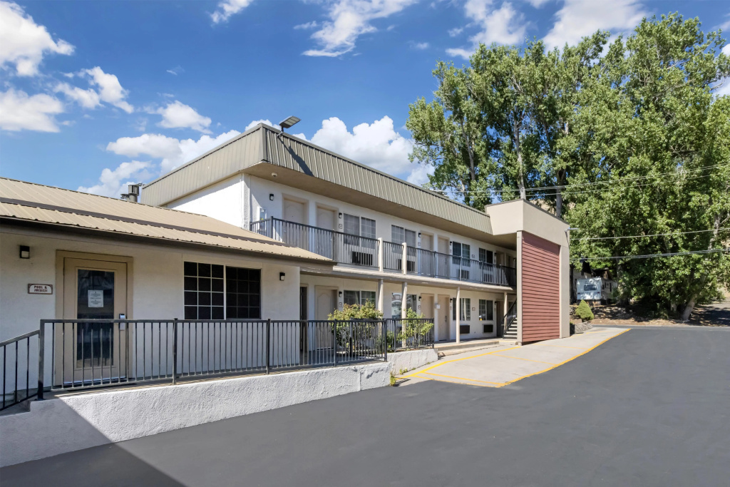 photo 1 of Best Western Skyline Motor Lodge