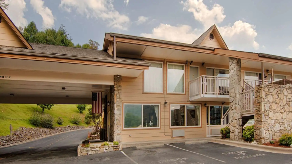 photo 1 of Best Western Smoky Mountain Inn