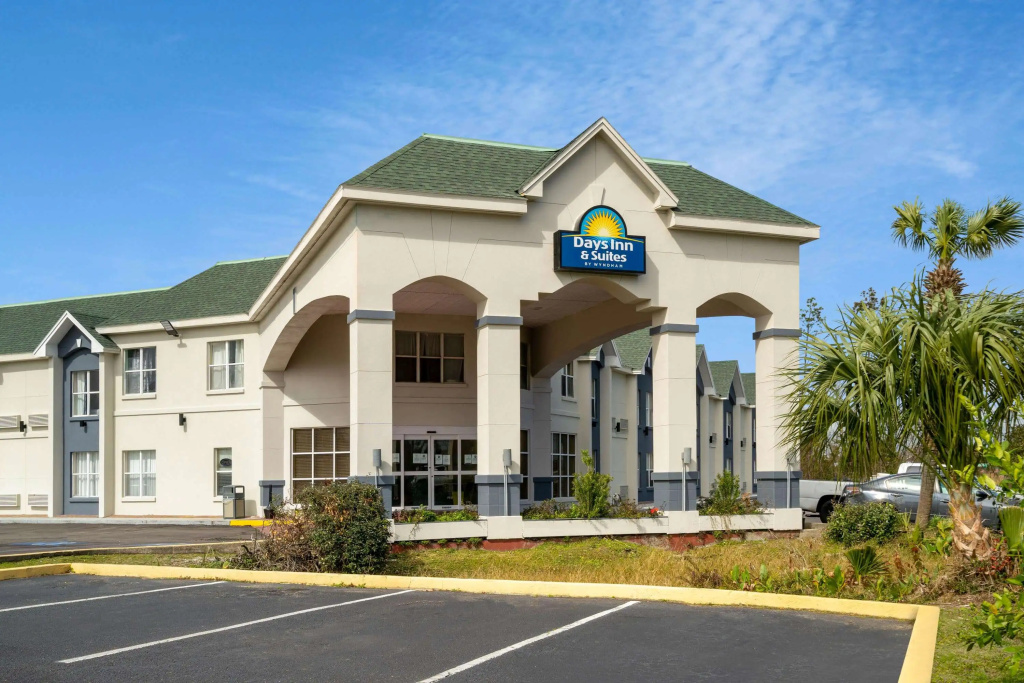 photo 1 of Days Inn by Wyndham Panama City