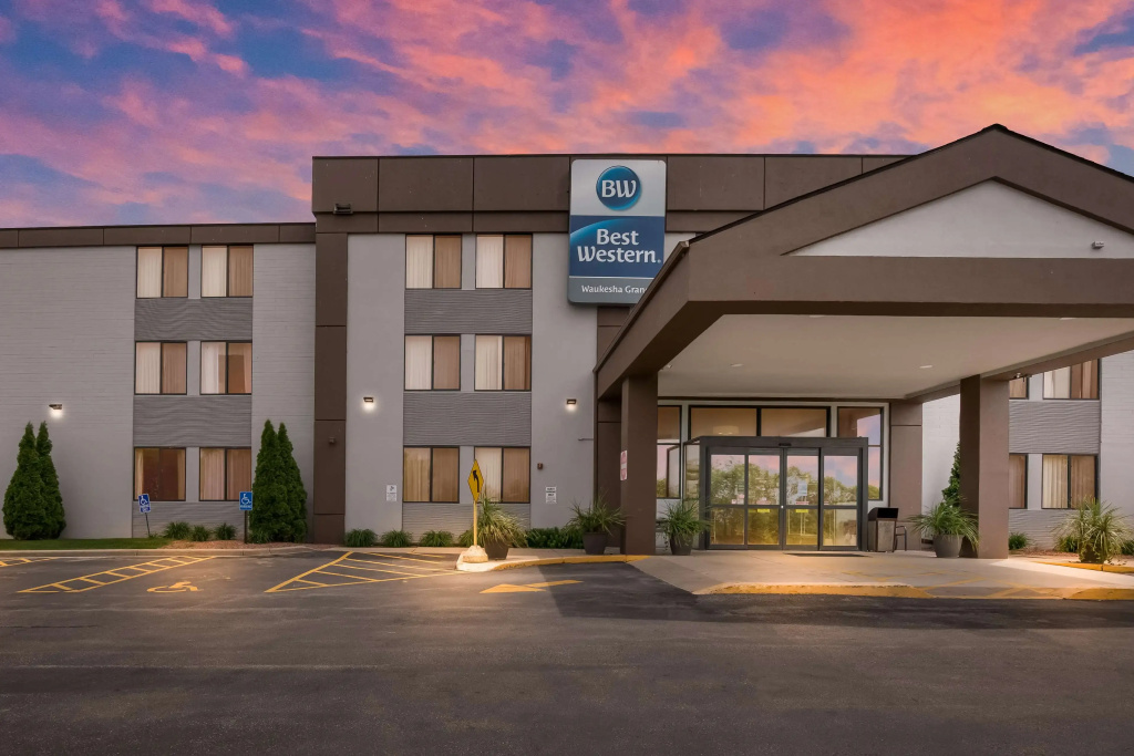 photo 1 of Best Western Waukesha Grand