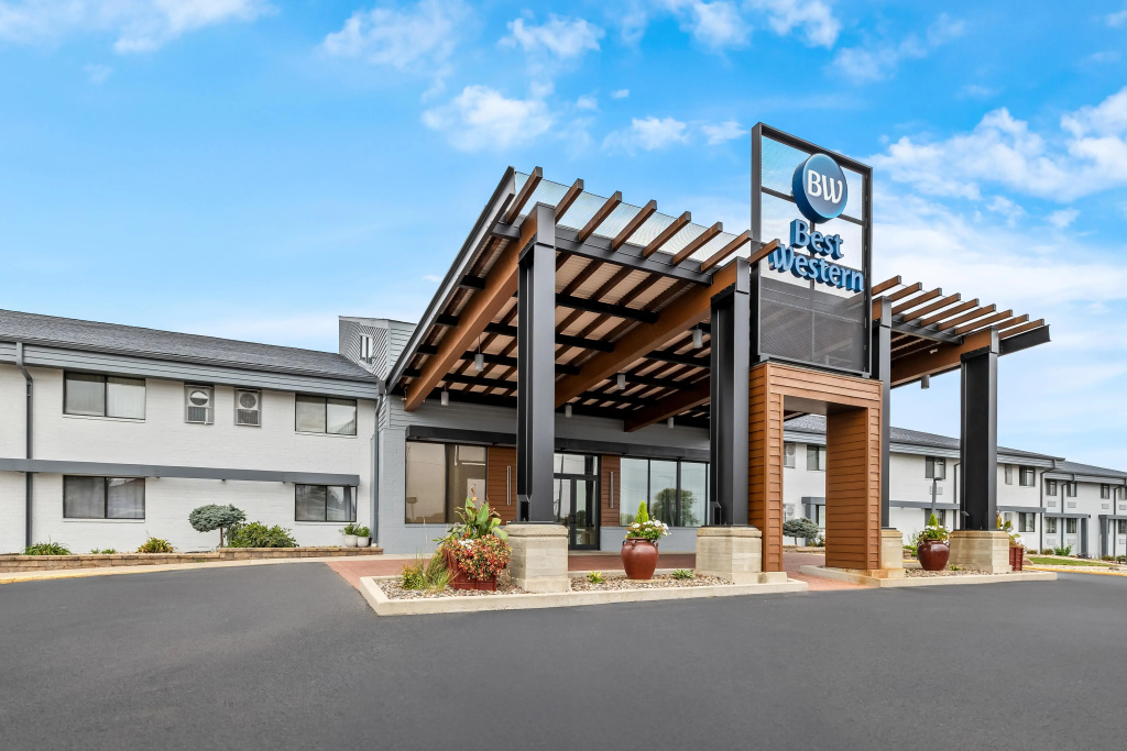 photo 1 of Best Western West Towne Suites