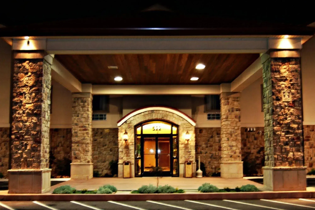 photo 1 of Quality Inn & Suites Monterey I-40
