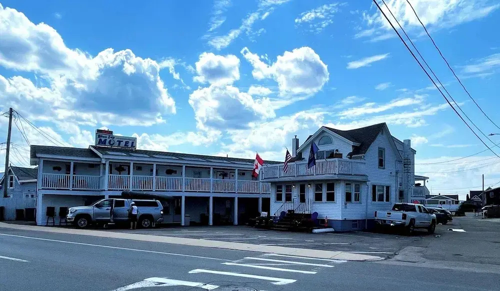 photo 1 of Blue Jay Motel