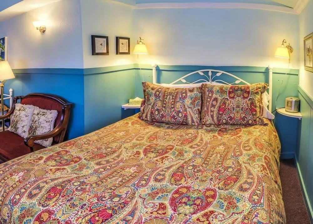 photo 1 of Blue Moon House ~ Just Five Blocks From Osf!