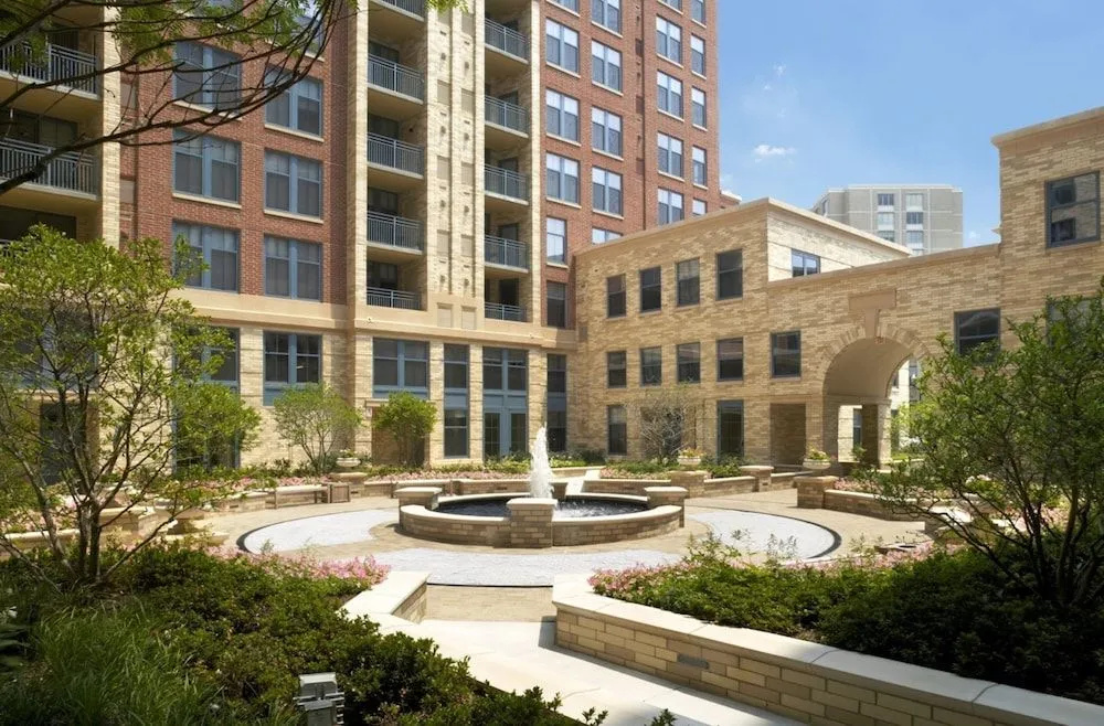 photo 1 of Bluebird Suites in Crystal City