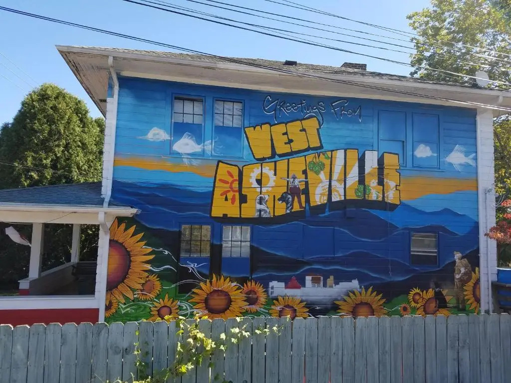 photo 1 of Bon Paul & Sharky'S Hostel
