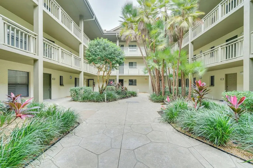 photo 1 of Bonita Springs Condo w/ Community Pool!