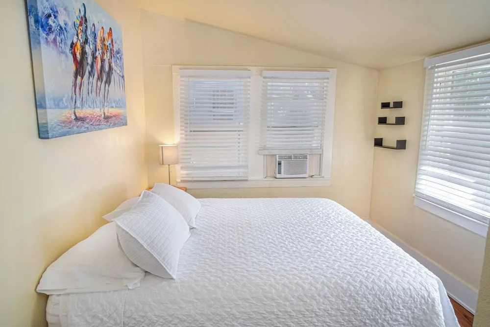 photo 1 of Brand New Listing!cozy Historic House 5mindt