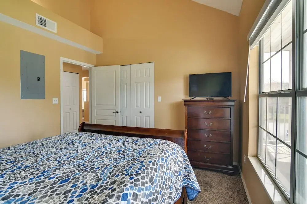 photo 1 of Branson Condo w/ Pool: 2 Mi to Table Rock Lake