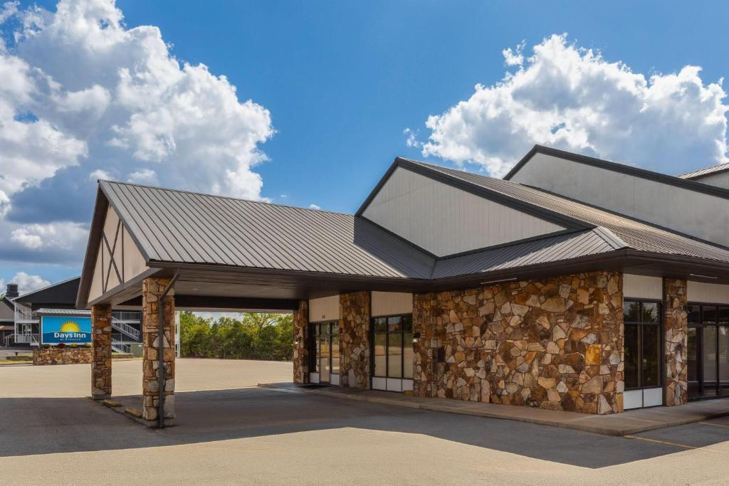 photo 1 of Days Inn by Wyndham Branson Ozarks