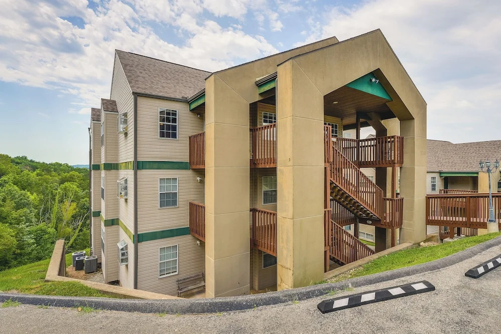 photo 1 of Walk to Table Rock Lake: Condo w/ Pool Access!