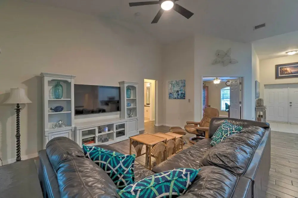 photo 1 of Breezy Gulf Coast Getaway ~ 4 Mi to Beach Park