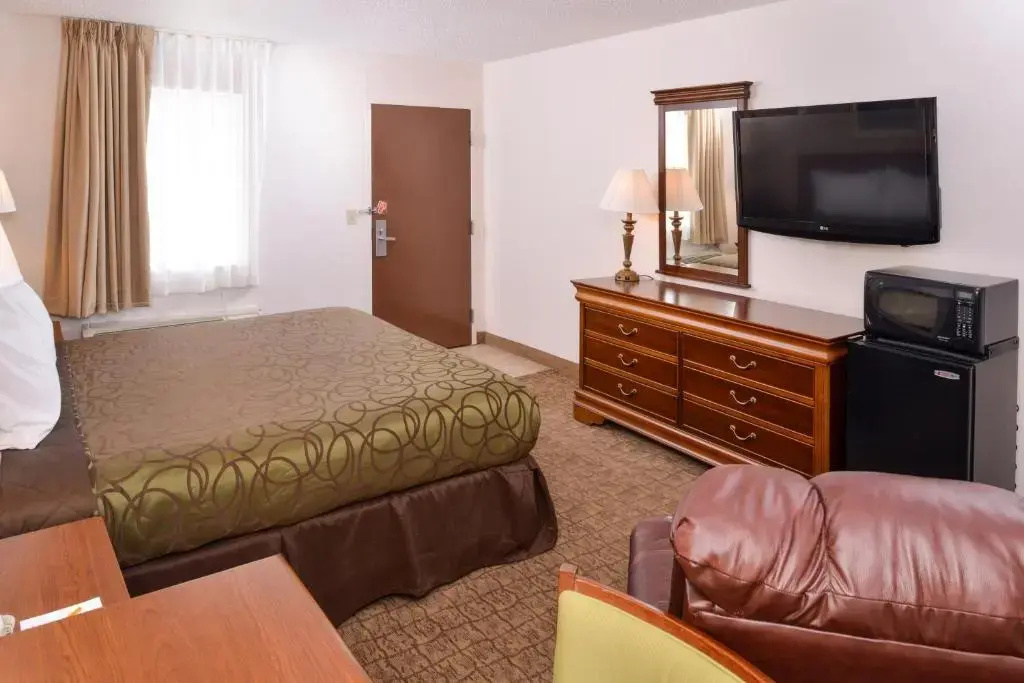 photo 1 of Briarwood Inn Of Geneva