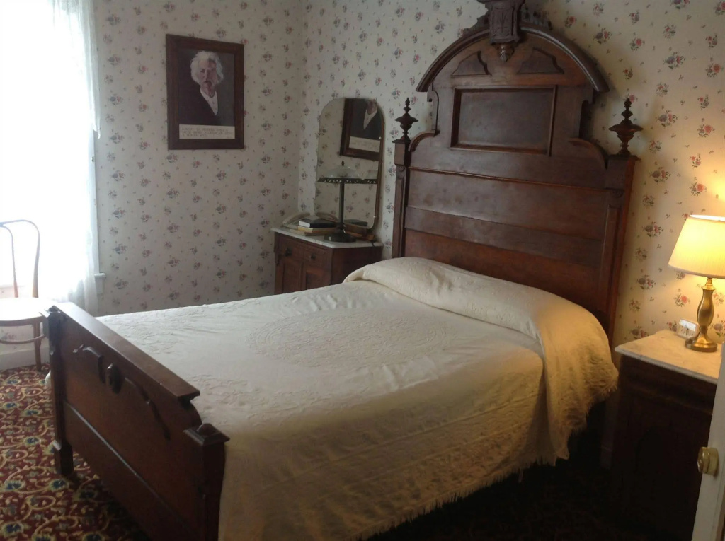 photo 1 of Bridgeport Inn