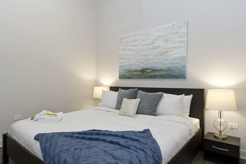 photo 1 of Bright 2BR in Bucktown by Sonder