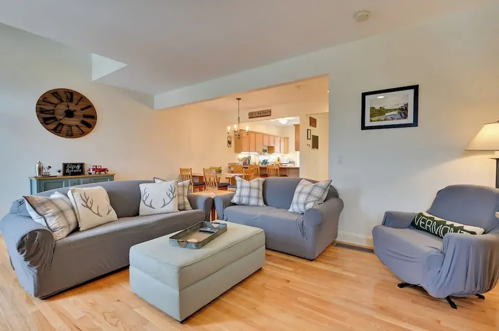 photo 1 of Bright Condo w/ Community Perks: Near Ski Quechee!