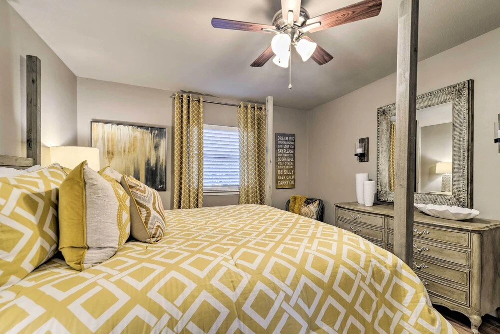 photo 1 of Bright n Breezy Waterfront Lake Granbury Getaway!
