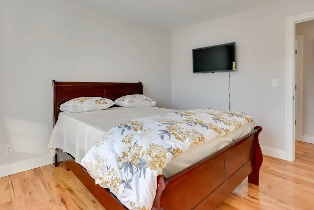 photo 1 of Bright Newark Vacation Rental Near New York!