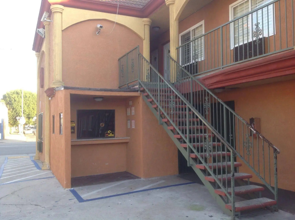 photo 1 of Bronco Motel South Central