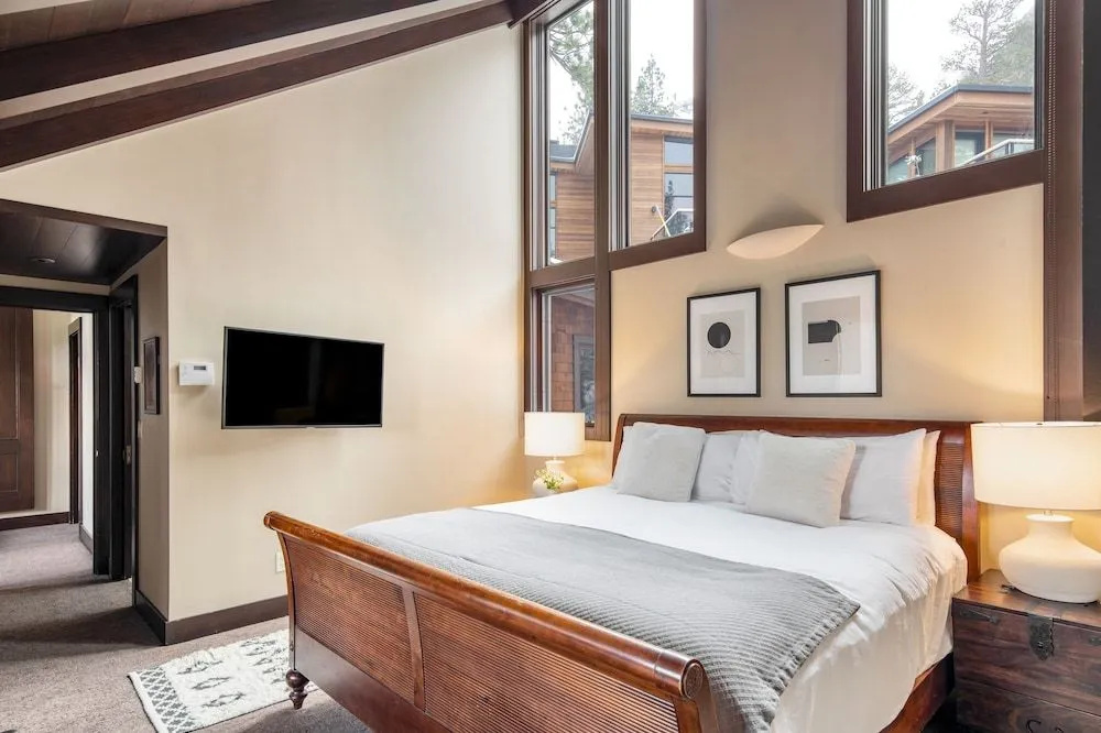 photo 1 of Bronson By Avantstay Luxurious Squaw Valley Home On The Slopes