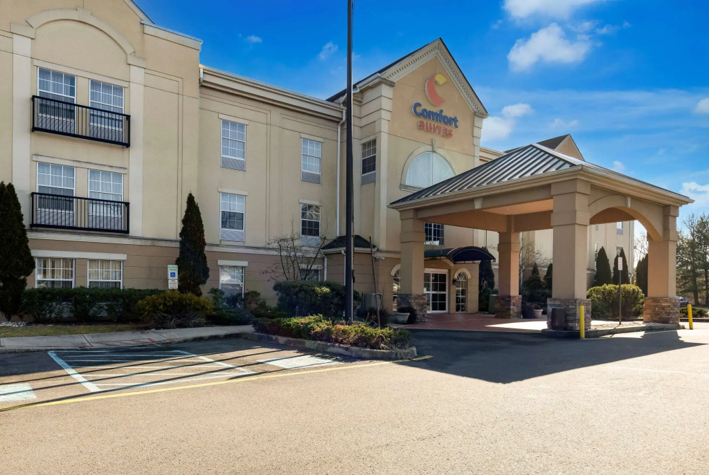 photo 1 of Comfort Suites Near University