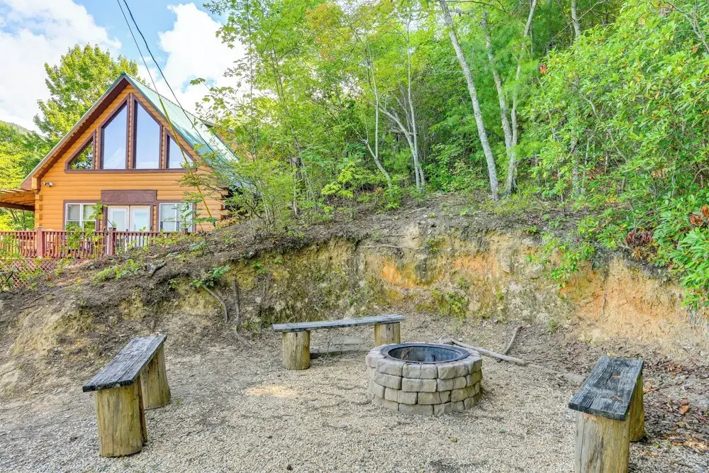 photo 1 of Bryson City Cabin Rental w/ Views & Hot Tub