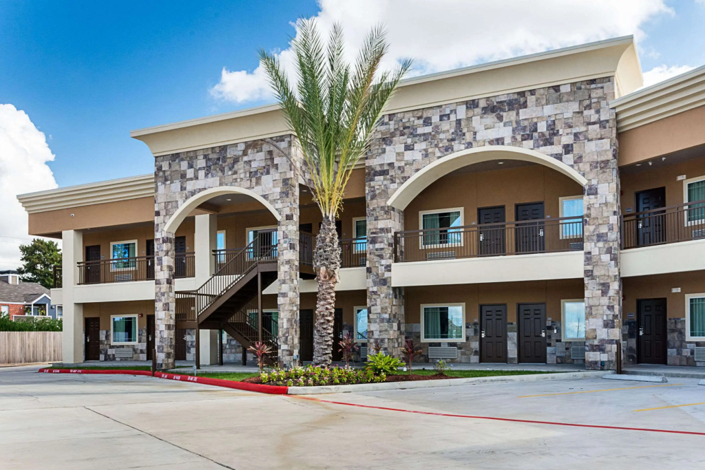 photo 1 of Econo Lodge Inn & Suites Houston NW - CY - Fair