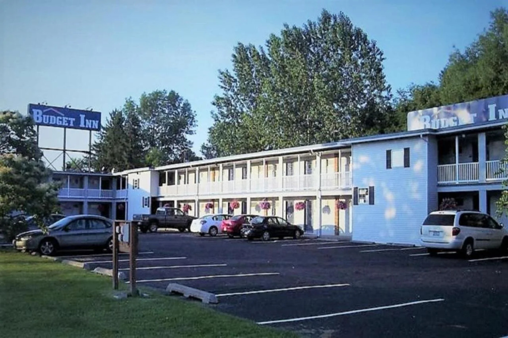 photo 1 of Budget Inn - Syracuse Airport