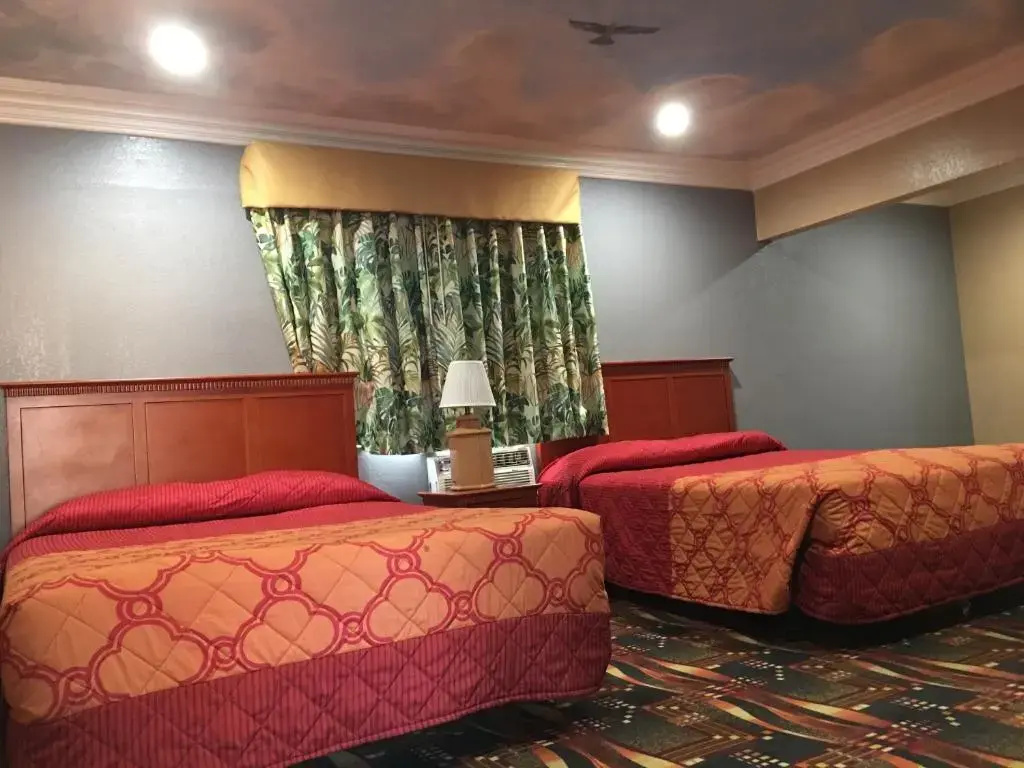 photo 1 of Budget Inn