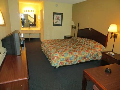photo 1 of Budget Inn & Suites