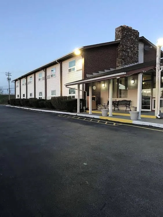 photo 1 of Budget Inn