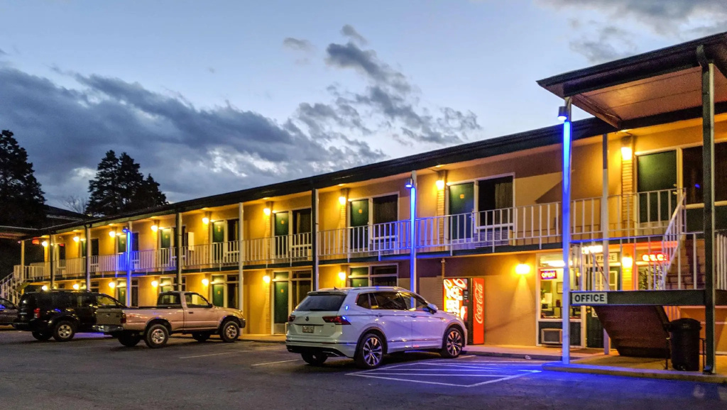 photo 1 of Budget Inn Ellijay