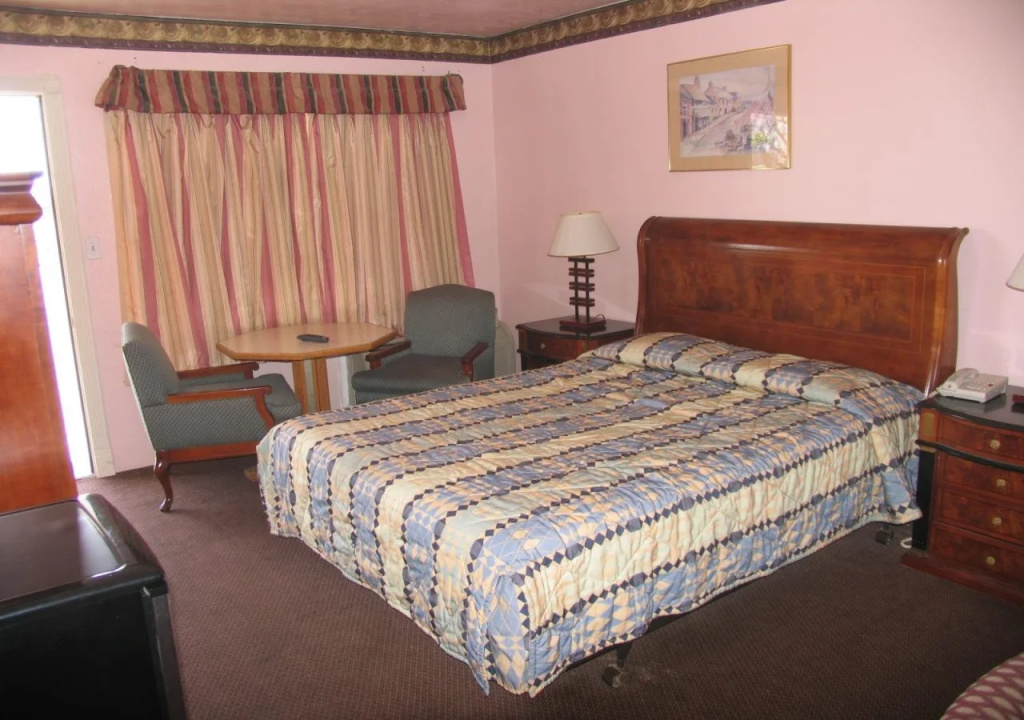 photo 1 of Budget Inn Greenfield