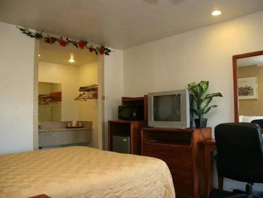 photo 1 of Budget Inn of Riverside