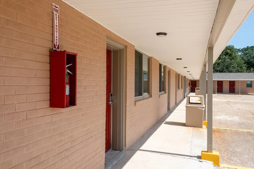 photo 1 of Budget Inn & Suites